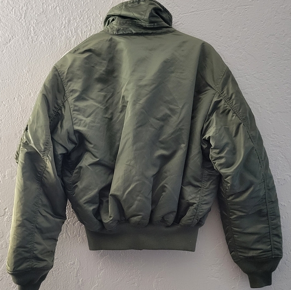 Alpha Industries Bomber Jacket Size Large - Picture 2 of 7